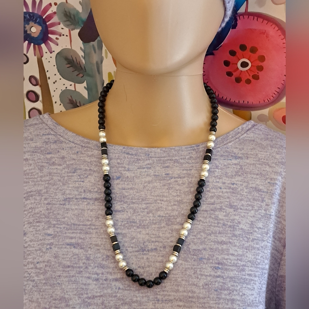 Elegant Black and White Beaded Necklace